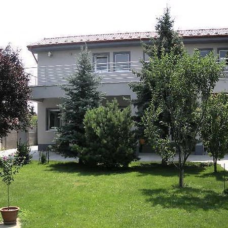 Ubytovanie House Galánta Kültér fotó
